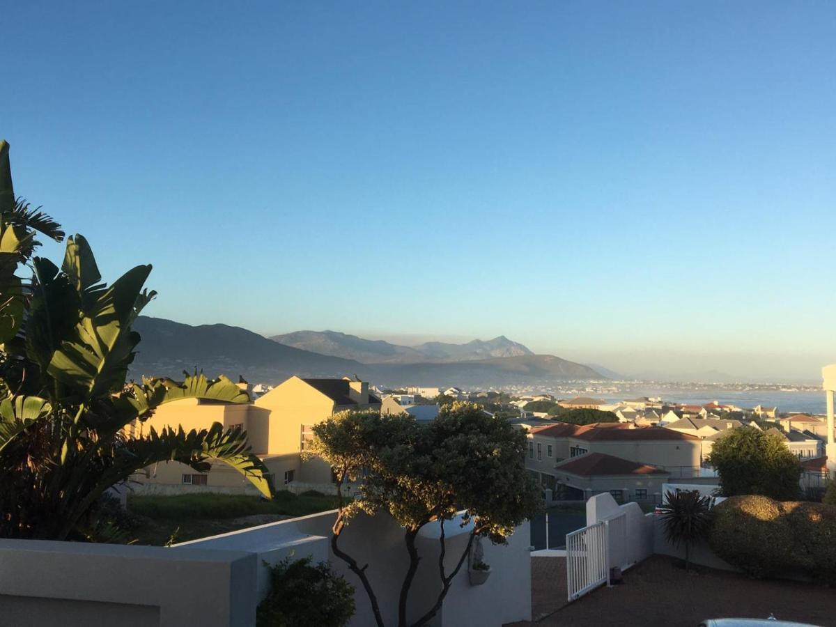 Vermont Hermanus - Views, Sunny, Right On The Sea Extérieur photo